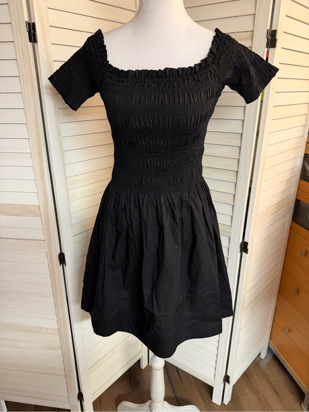 NWT H&M MINI DRESS Smocked Bodice BLACK Sz XS OFF SHOULDER FLARED SKIRT SO CUTE!